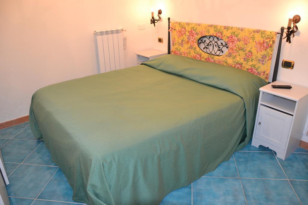 La Civetta Sul Como Bed & Breakfast Napoli